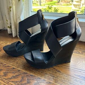 Diane Von Furstenberg Black Platform Leather Sandals - GUC